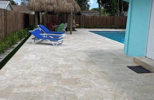 Jupiter House | Lovely 2 Bedroom with a Pool