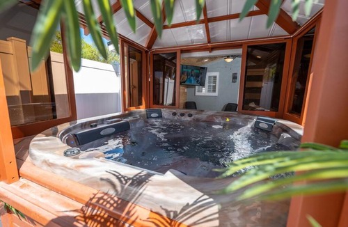 Tampa Apartment | Lovely 2-bedrooms Loft with Hot Tub.