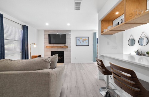 Crestview Condo | Lovely 2-br Townhome in Crestview! Ideal WFH Setup