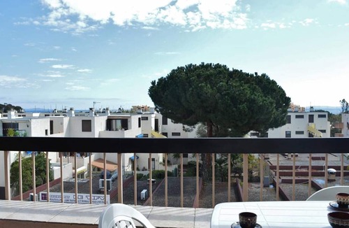 La Faviere Apartment | Lovely 2-room apt for 4 in Bormes-les-Mimosas, beachfront