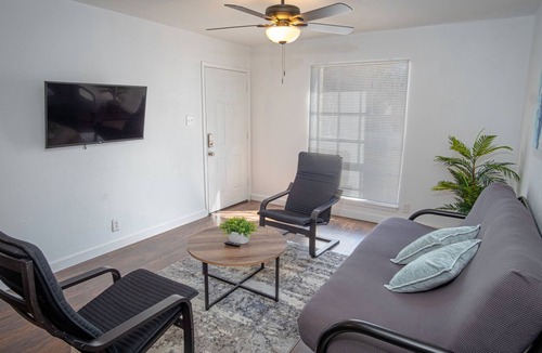 Midtown Apartment | Lovely 2BR/2BA Home Near Riverwalk