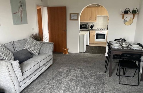 Doncaster Apartment | Lovely 2nd floor 2 bed flat sleeps 4