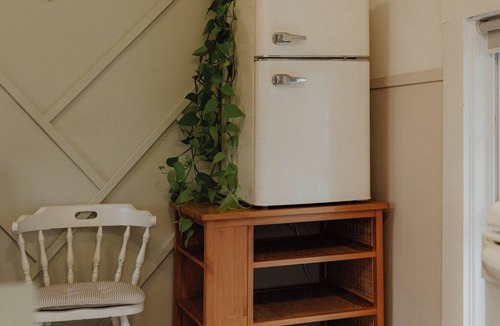 Greenfield House | Lovely 2nd Floor Apartment