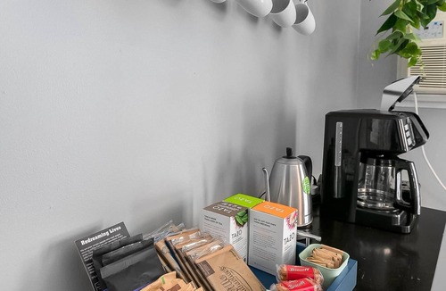 Mendota Apartment | Lovely 3 BD Apt. J | Ground Floor, Great Coffee!