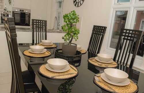 Solihull House | Lovely 3-bed House in Solihull