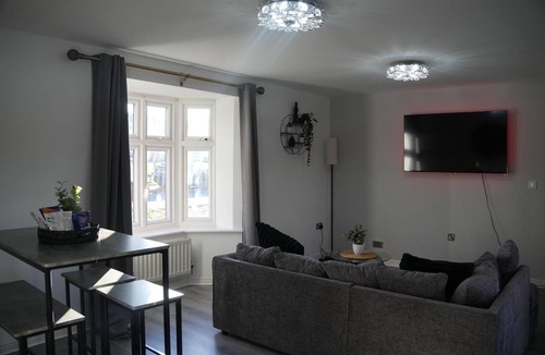 Solihull House | Lovely 3-bed House in Solihull