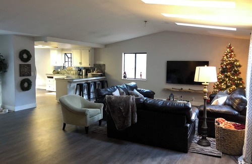 Christmas Valley House | Lovely 3-bedroom house with Hot Tub and EV charger in South Lake Tahoe