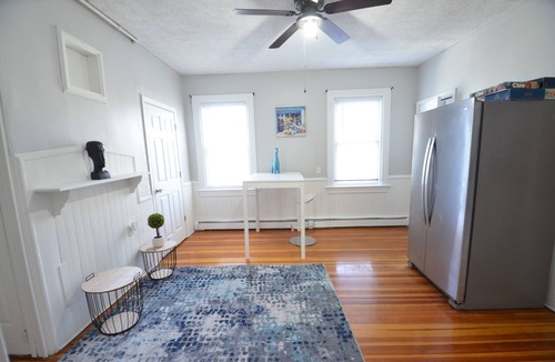 Smith Hill Apartment | Lovely 3 bedroom apartment V