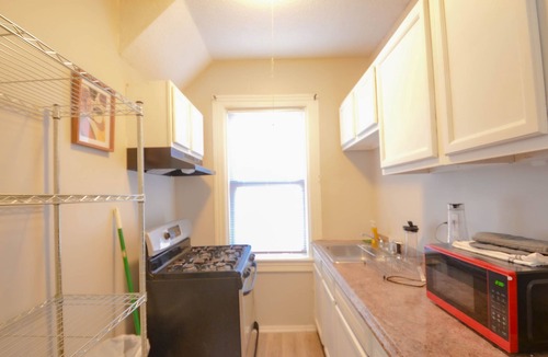 Smith Hill Apartment | Lovely 3 bedroom apartment V