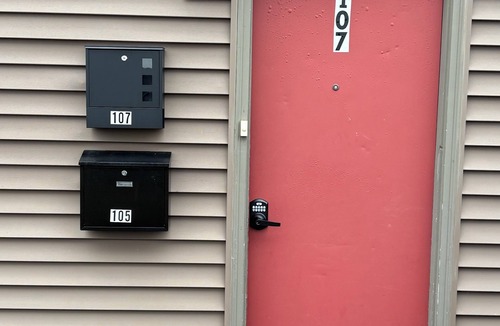 Eastside Apartment | Lovely 3-bedroom apartment with AC in Syracuse