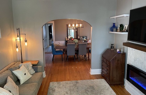 Lakeview Condo | Lovely 3 Bedroom condo near Wrigley!