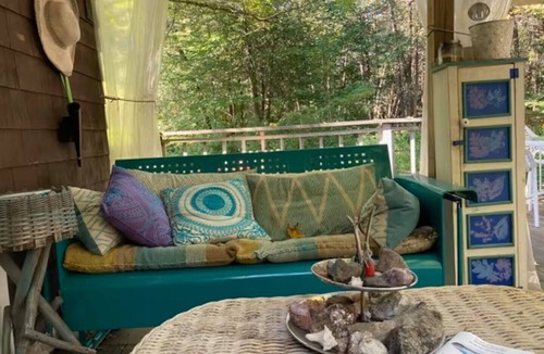 Essex County House | Lovely 3-bedroom country house in deep forest Newcomb perfect for relaxing