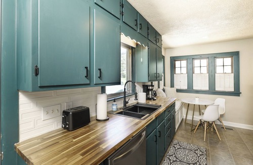 College Hill House | Lovely 3-bedroom house close to parks.