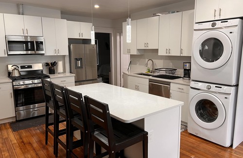 Ipswich Apartment | Lovely 3-Bedroom in Historic Downtown Ipswich