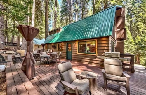 Strawberry Cabin | Lovely 3-bedroom mountain cabin in Twin Bridges