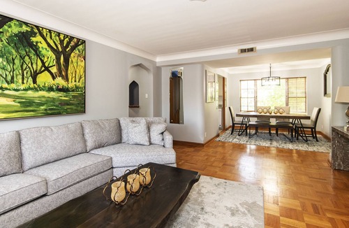 St. Louis Hills Apartment | Lovely 3 Bedroom Penthouse with Street Parking