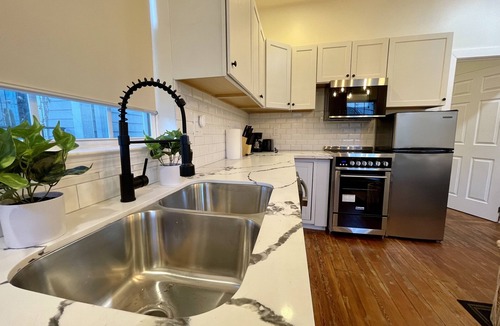 West Riverside House | Lovely 3 Bedroom Shotgun Home - 15 Minutes to French Quarter