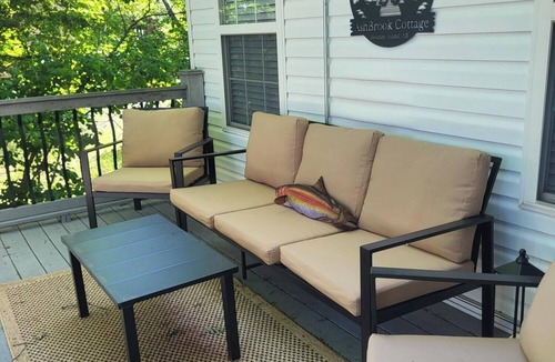 Holiday Island Condo | Lovely 3-bedroom condo with lake views in charming Holiday Island