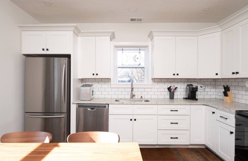 Crescent Hill Condo | Lovely 3BR/1BA PRIME Location!