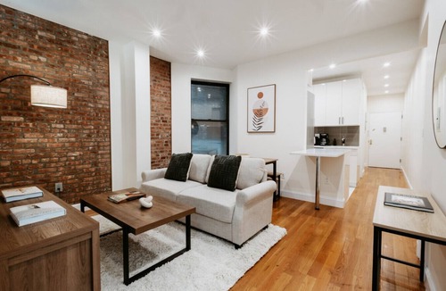 Manhattan Valley Apartment | Lovely 3BR Apt Steps from Central Park!