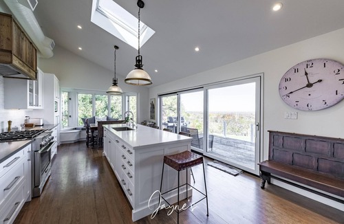 Glen Huron House | Lovely 4 bedroom, 3 bathroom home with spectacular views