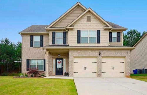 Conyers House | Lovely 4-bedroom 3 Bath Oasis with WiFi, AC