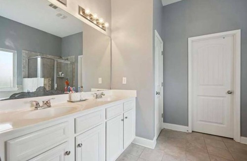 Conyers House | Lovely 4-bedroom 3 Bath Oasis with WiFi, AC