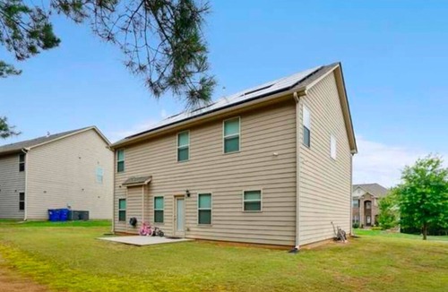 Conyers House | Lovely 4 Bedroom, 3 Bath Oasis