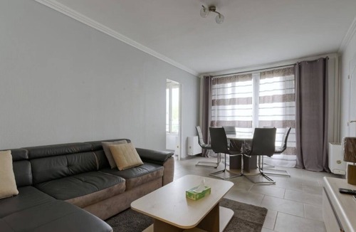 Quartier Sapins-Chatelet-Lombardie Apartment | Lovely 4 bedroom apartment with free parking