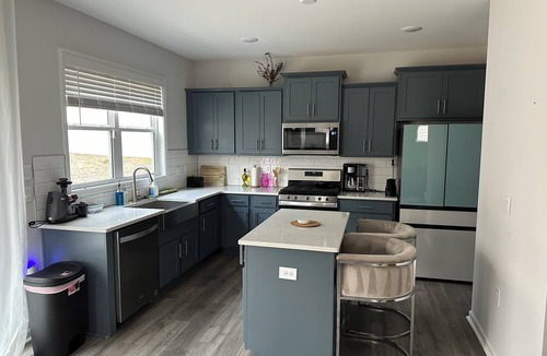 Wake Forest House | Lovely 4-bedroom home on a hill in Wake-Forest, With WiFi & air conditioning.