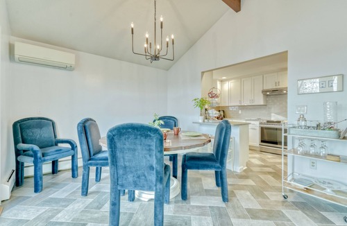 East Irondequoit House | Lovely 4 bedroom home, Cozy with Bay views. Quiet, Convenient to all Rochester