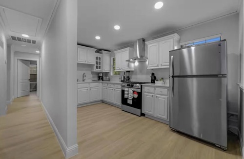 Central Arlington House | Lovely 4-bedroom house in Arlington with AC