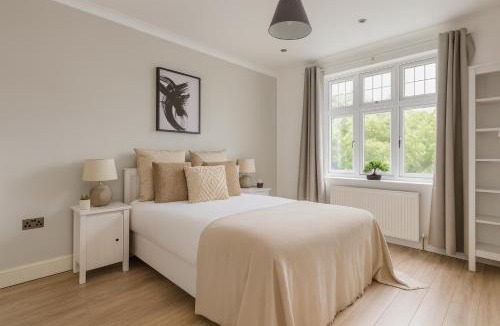 Wandsworth Apartment | Lovely 4 Bedroom House in Acton