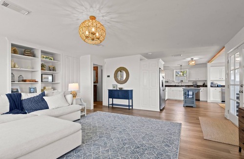 Lakeland House | Lovely 4-bedroom house charming Ventress with beautiful sunsets!