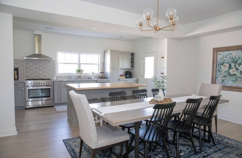 Hamilton House | Lovely 5 BR Home 1 Block to MSQC - Sleeps 12+