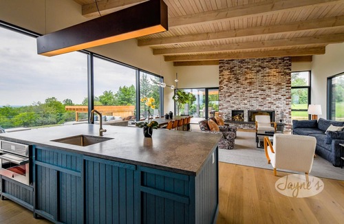Creemore Other | Lovely 5bdrm 3bath modern home in Creemore!