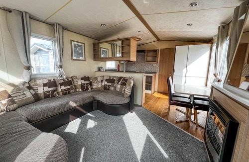 Winestead House | Lovely 6 berth caravan at Sand Le Mere, Yorkshire ref 71011C