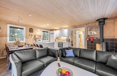Lodbjerg Hede Cottage | Lovely 6-person cottage with outdoor sauna - 1007