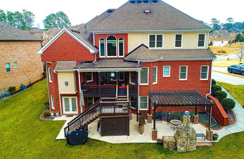 Conyers House | Lovely 7-bedroom house in Conyers with fitness room, WiFi, AC