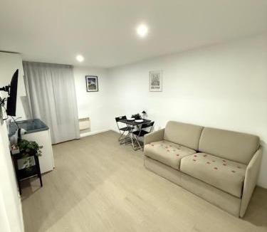 Villeneuve-Saint-Georges Apartment | Lovely APPARTEMENT