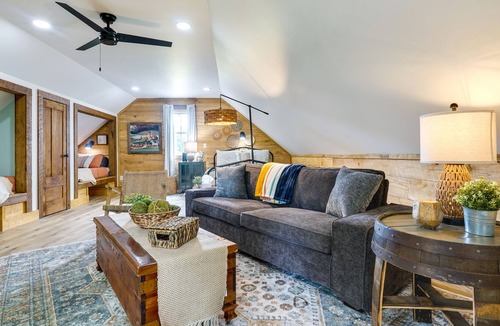Brimfield Cabin | Lovely Albion Cabin w/ Yard & Fire Pit!