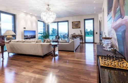Cologny House | Lovely Amazing 5 BR Contemporary Villa in Cologny