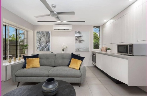 Hermit Park Apartment | Lovely and Chic 1 bed 1 bath Apartment