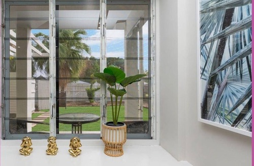 Hermit Park Apartment | Lovely and Chic 1 bed 1 bath Apartment