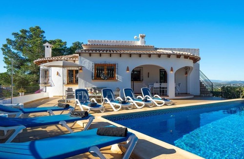 Media Luna Villa | Lovely and comfortable luxury villa with private pool in Javea, on the Costa Blanca, Spain for 8 persons