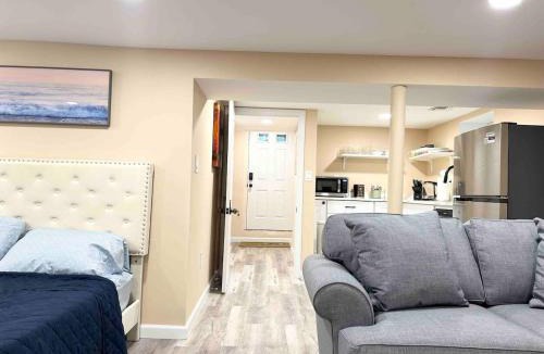 Montclair Apartment | Lovely and newly constructed downtown studio