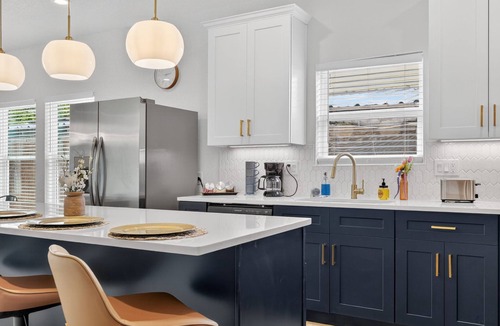 Eastside Promise Neighborhood House | Lovely and Stylish Modern Home Near Downtown