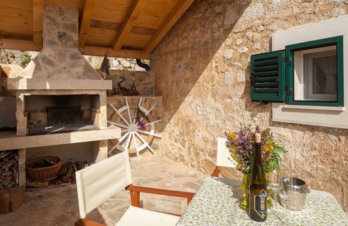 Donje Selo Villa | Lovely and traditional stone villa in Donje Selo