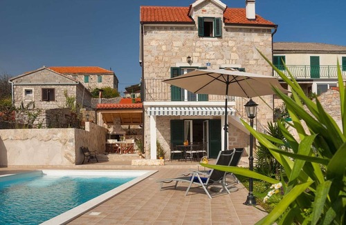 Donje Selo Villa | Lovely and traditional stone villa in Donje Selo