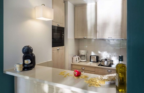 Cerny-en-Laonnois House | Lovely apartment in villa for 4 guests with WIFI, hot tub, pool, TV, terrace and parking